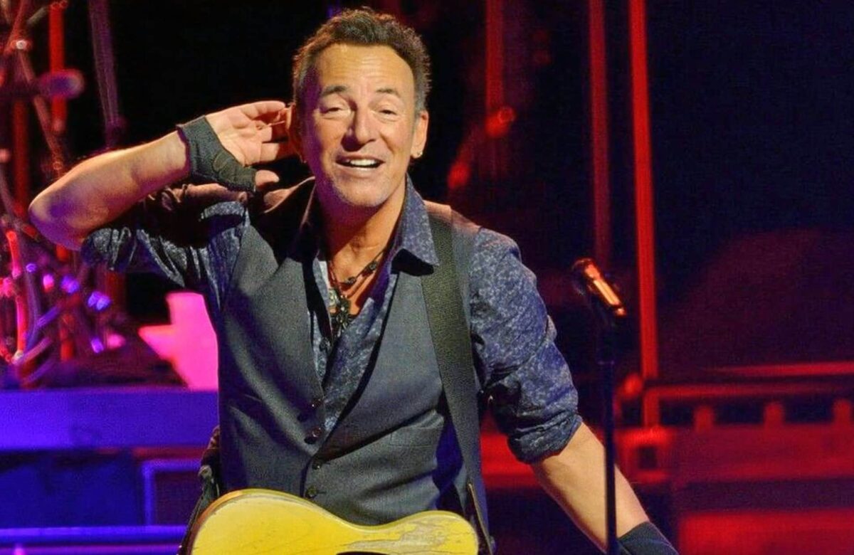 BRUCE SPRINGSTEEN AND THE E STREET BAND LIVE IN THE UK!