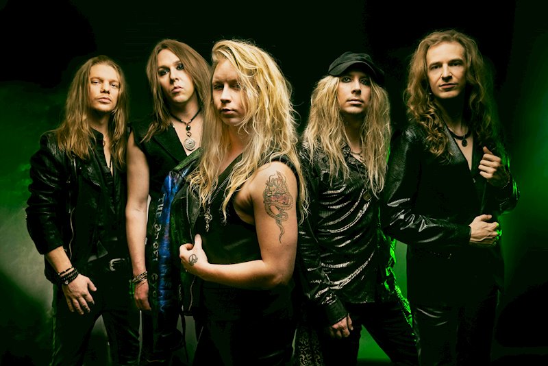 SHIRAZ LANE – ”Dangerous” – New Single!