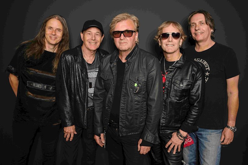 HONEYMOON SUITE Shares New Single ‘Stay This Time’!